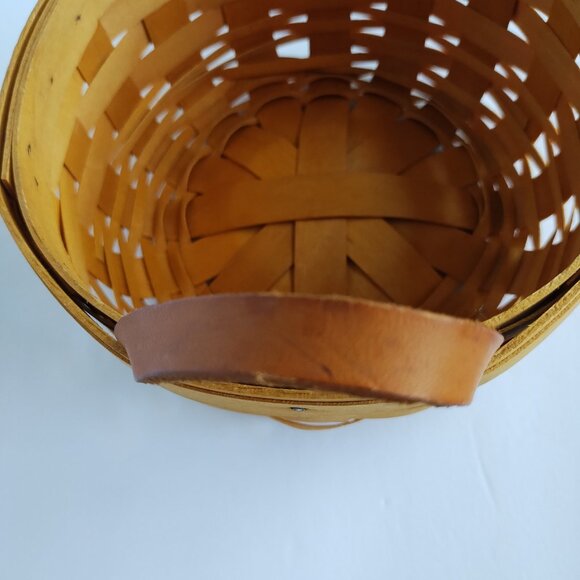 Longaberger 2001 Small Round Basket With Leather Handles - Picture 4 of 13